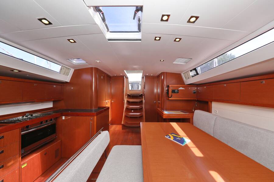 Oceanis 45 Interior