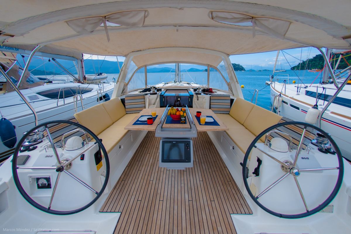 Oceanis 45 Deck
