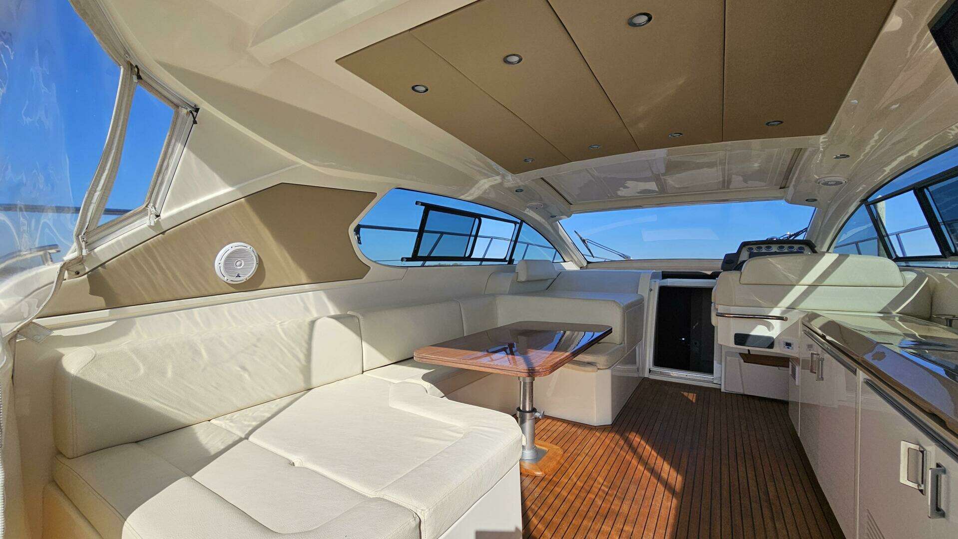 Azimut 50 Cabin
